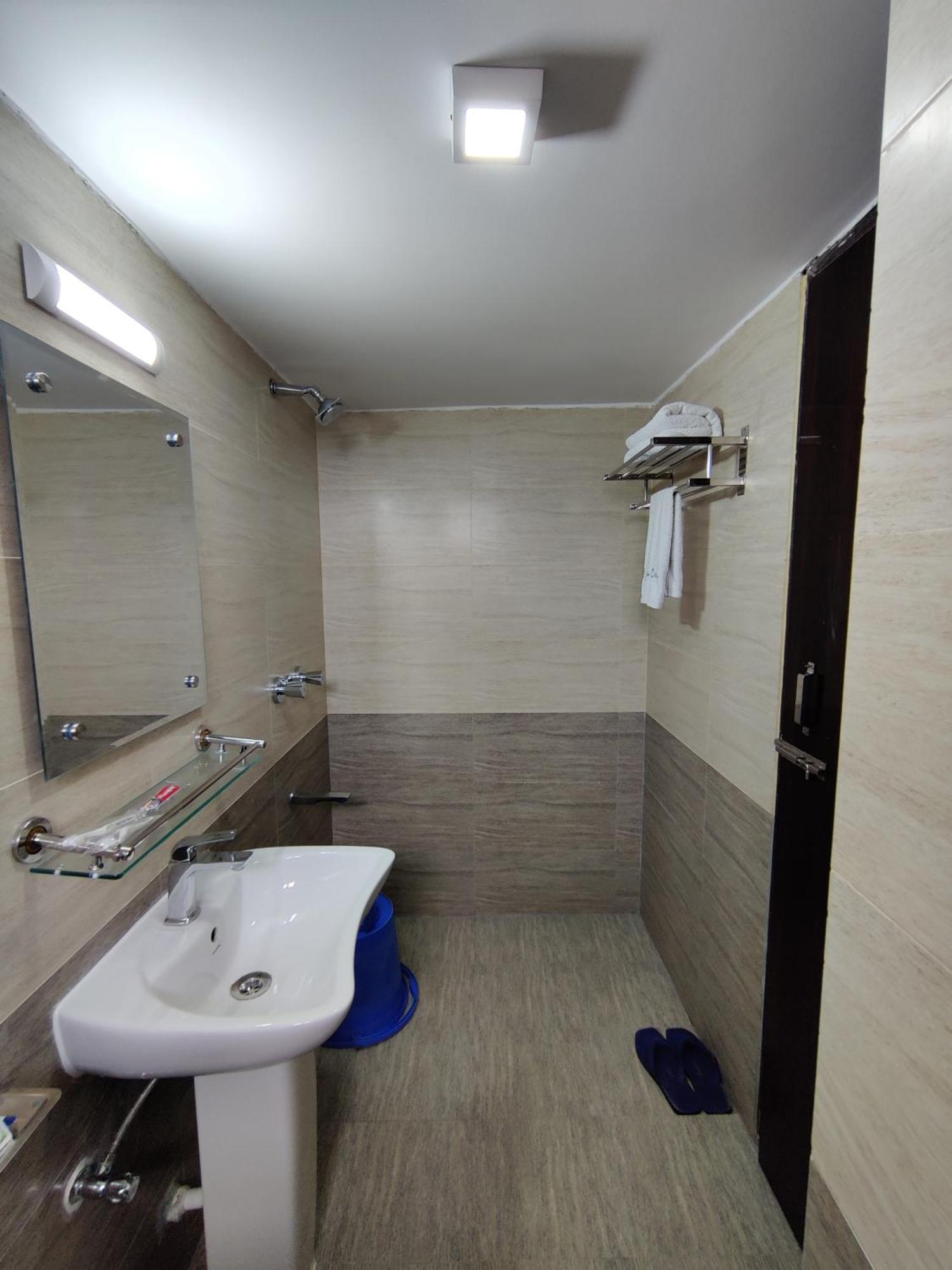 Hotel Sea Moon Cox's Bazar Exterior foto